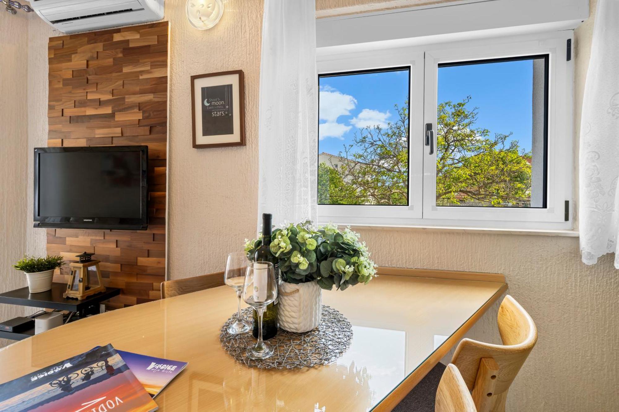 Aquarius Apartments - Beachside With Heated Pool Vodice Cameră foto