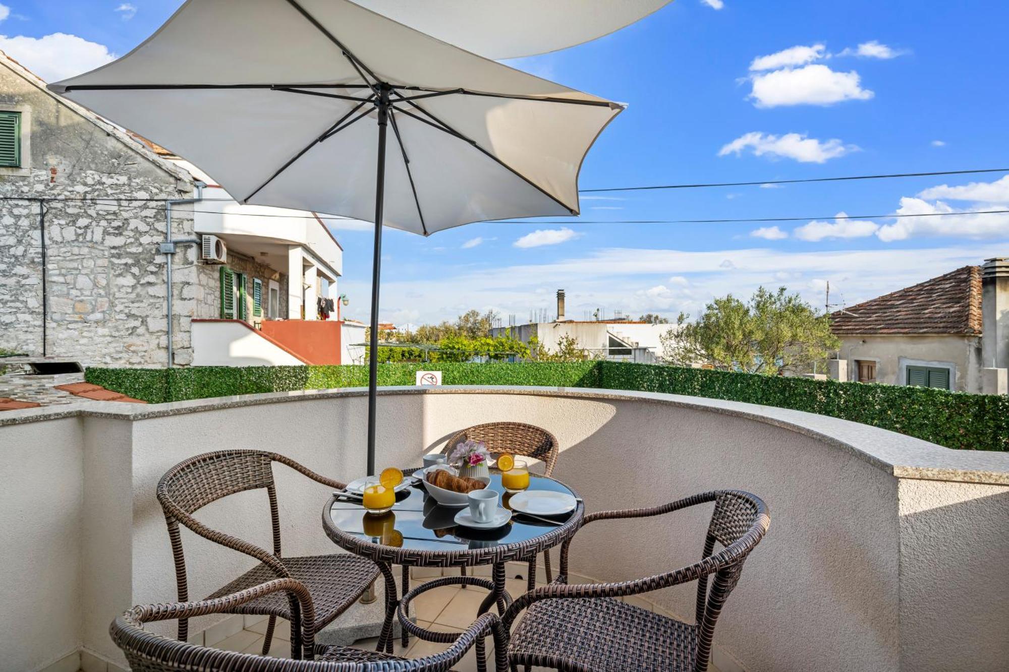 Aquarius Apartments - Beachside With Heated Pool Vodice Cameră foto