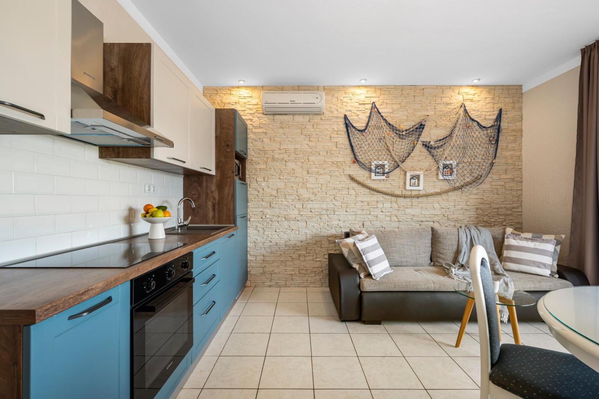 Aquarius Apartments - Beachside With Heated Pool Vodice Cameră foto
