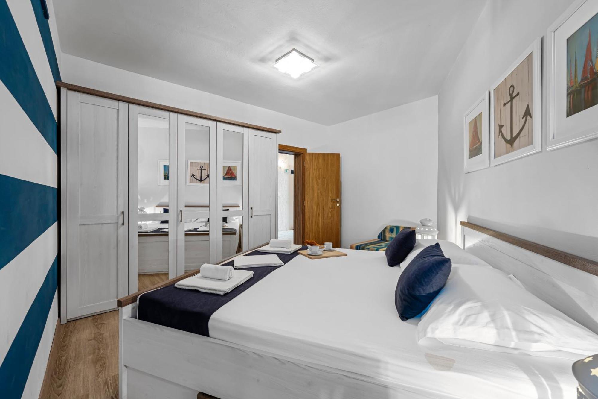 Aquarius Apartments - Beachside With Heated Pool Vodice Cameră foto