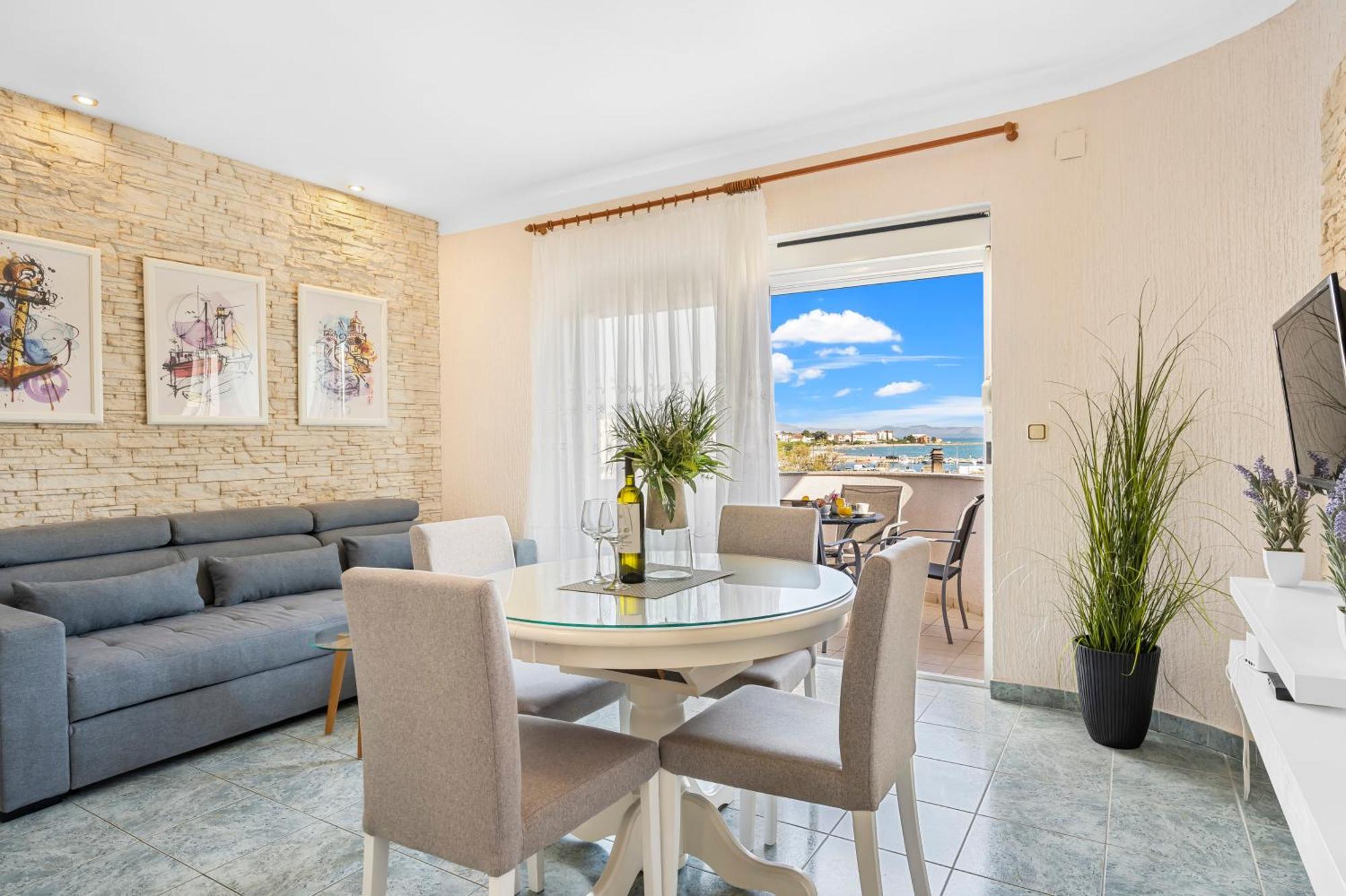 Aquarius Apartments - Beachside With Heated Pool Vodice Exterior foto