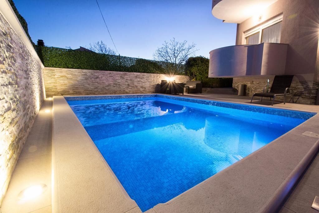Aquarius Apartments - Beachside With Heated Pool Vodice Exterior foto
